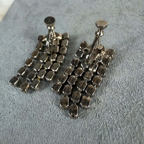 Vintage Clear Rhinestone Fringe Silver Tone Screw Back Earrings - Picture 8 of 9